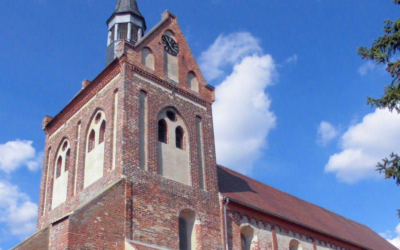Turm der St.Nikolaus-Kirche Beuster