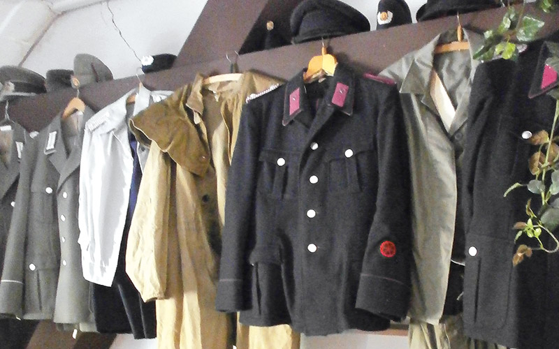 Uniformen aus DDR-Zeiten